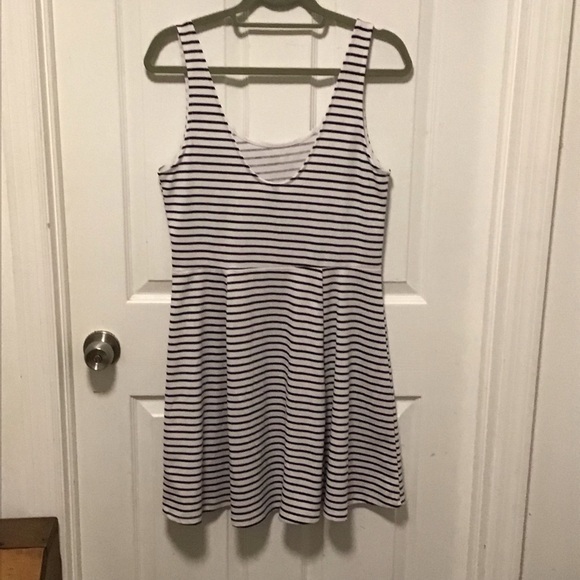 Divided Dress. Size 14 - Picture 2 of 6